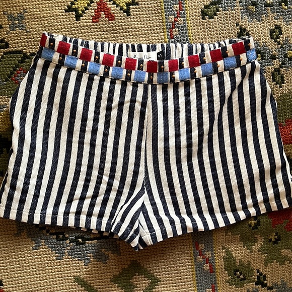 Morgan Claire shorts set size small - Picture 2 of 4
